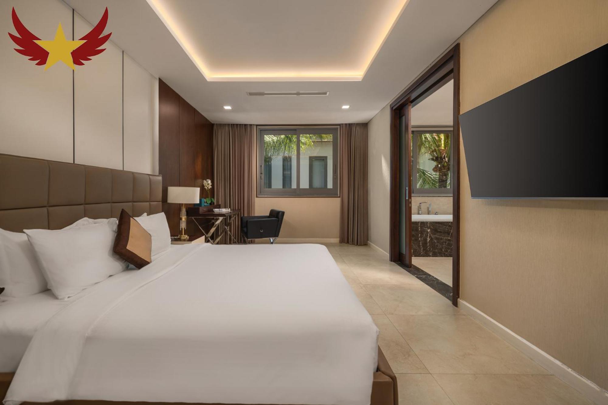 The Five Villas 8 Bedrooms Beachfront - K3 Дананг Екстериор снимка